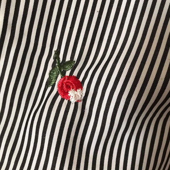 Gray white stripe bell sleeve embroidered top med - Picture 5 of 6